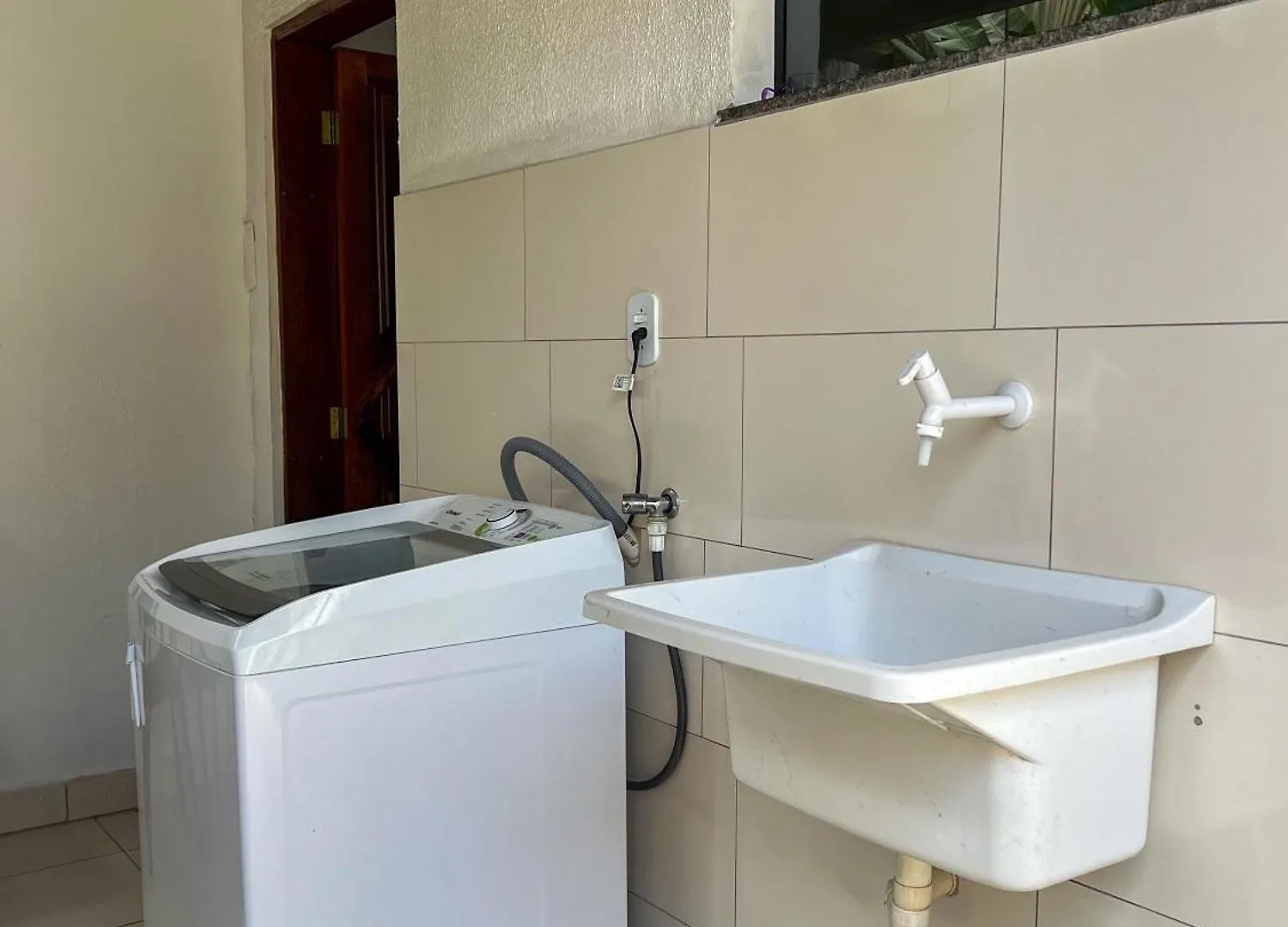 Nyaraló 700M Da Praia; 2 Suites; Wifi 300 Mbs; Piscina; Churrasqueira; Estacionamento Gratuito 1 Carro Porto Seguro