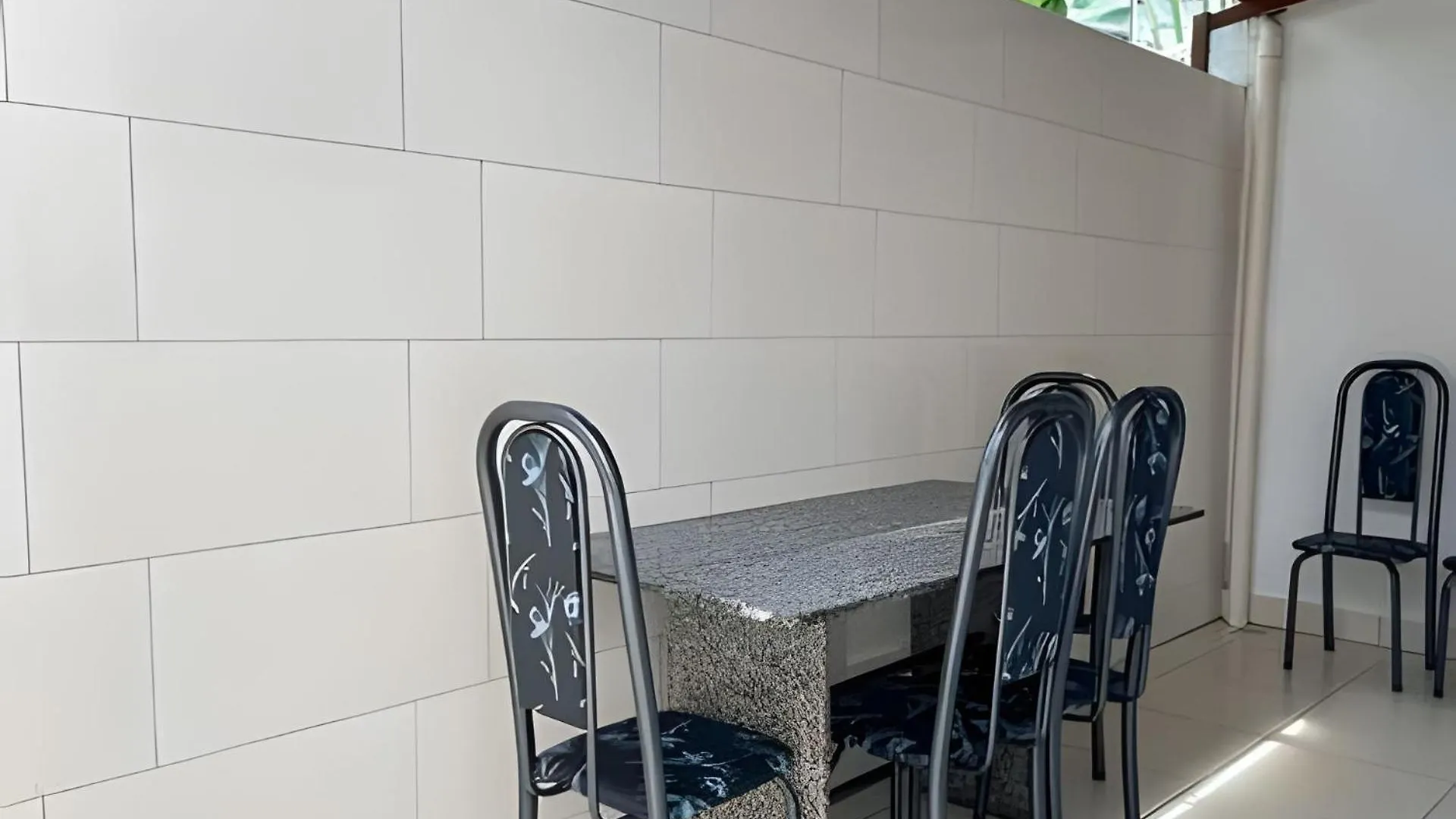 700M Da Praia; 2 Suites; Wifi 300 Mbs; Piscina; Churrasqueira; Estacionamento Gratuito 1 Carro Porto Seguro Nyaraló