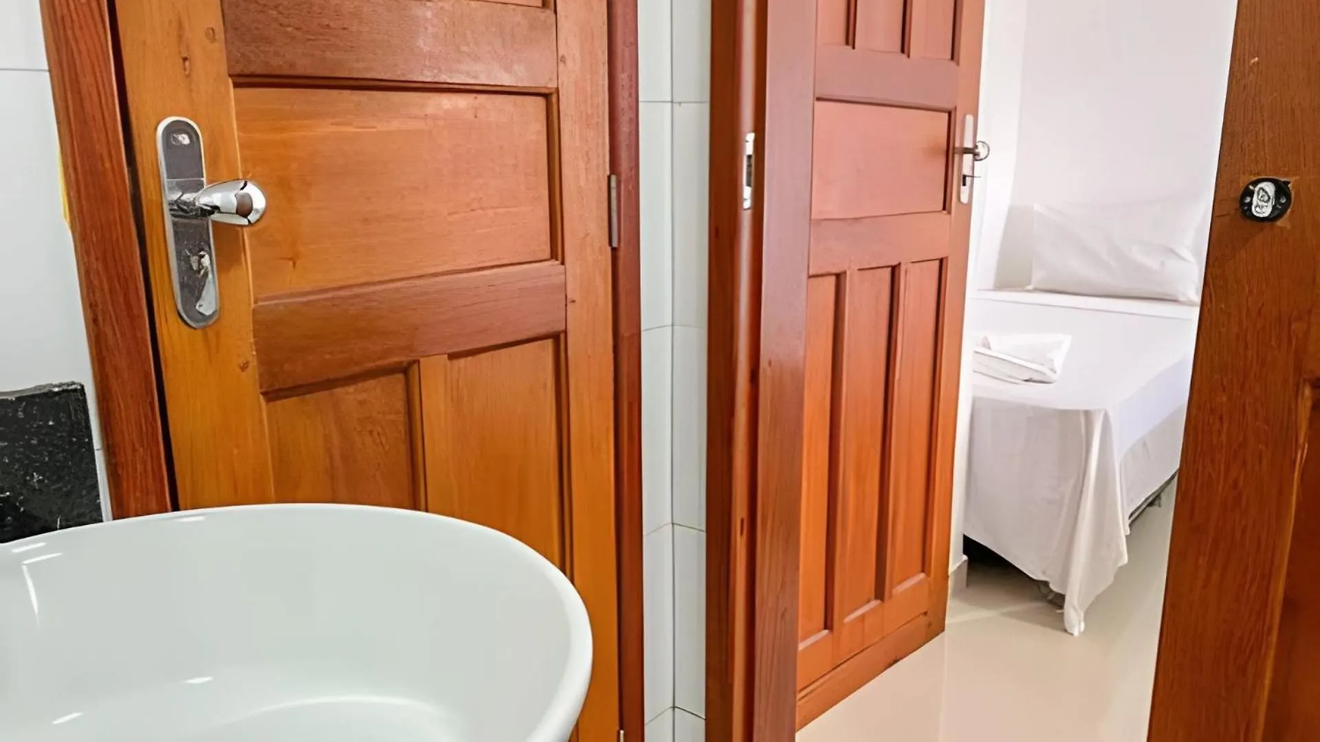 Nyaraló 700M Da Praia; 2 Suites; Wifi 300 Mbs; Piscina; Churrasqueira; Estacionamento Gratuito 1 Carro Porto Seguro Brazília