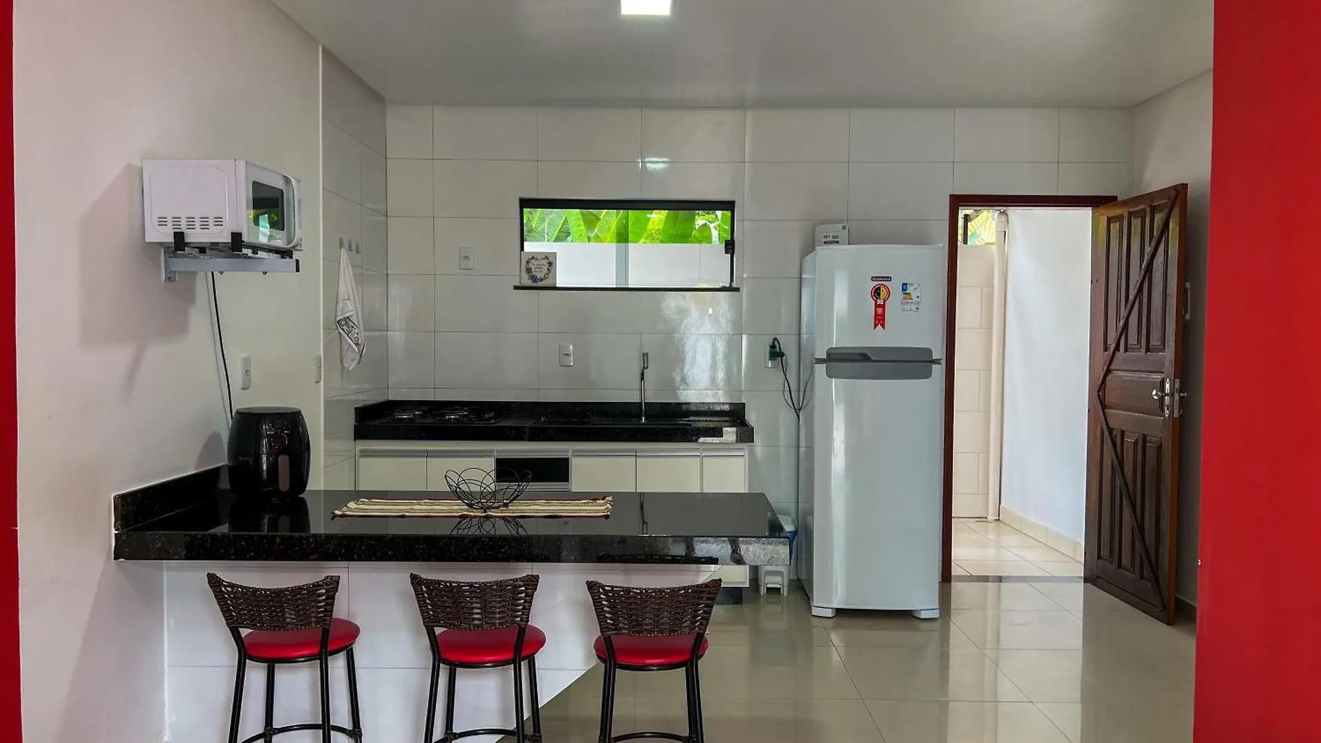 700M Da Praia; 2 Suites; Wifi 300 Mbs; Piscina; Churrasqueira; Estacionamento Gratuito 1 Carro Πόρτο Σεγκούρο