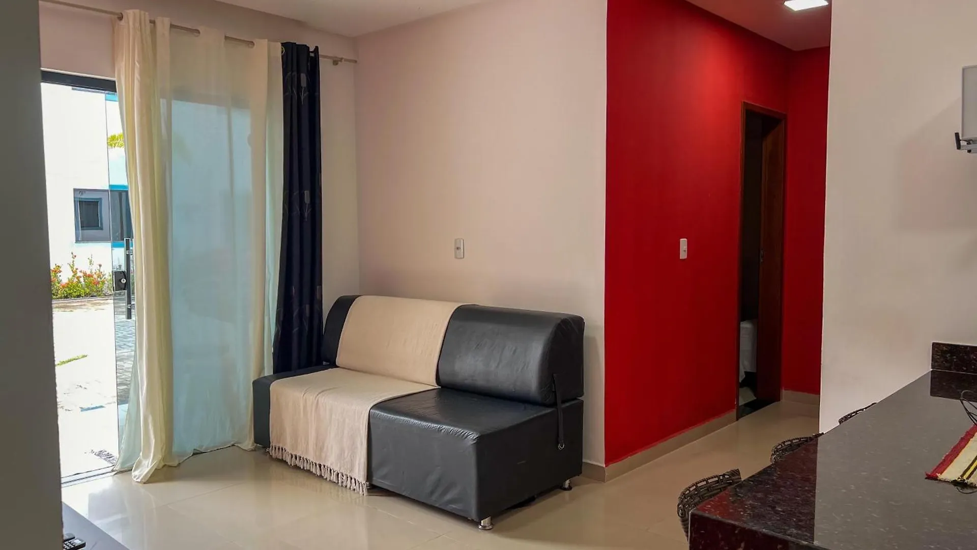 700M Da Praia; 2 Suites; Wifi 300 Mbs; Piscina; Churrasqueira; Estacionamento Gratuito 1 Carro Πόρτο Σεγκούρο