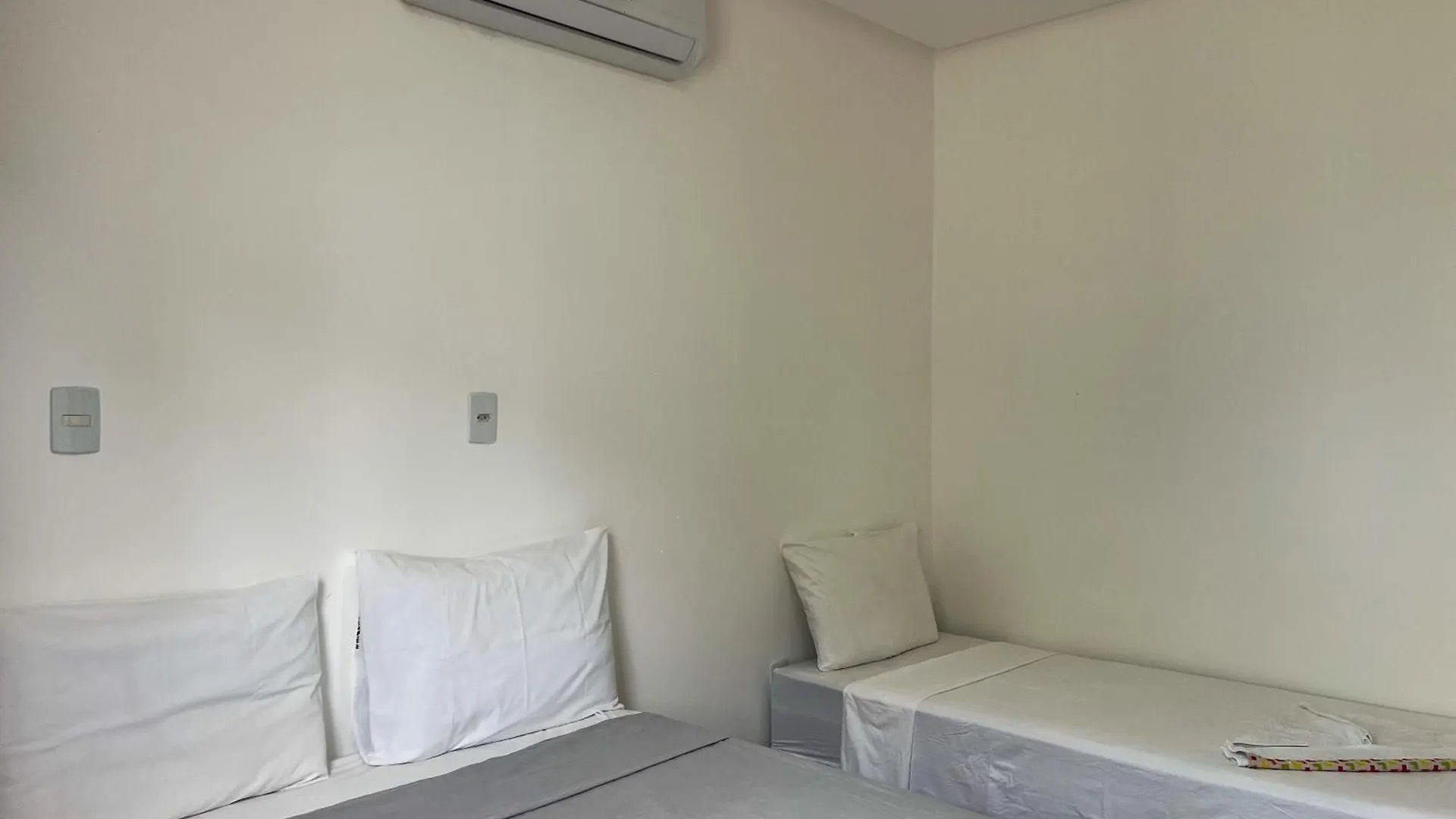 700M Da Praia; 2 Suites; Wifi 300 Mbs; Piscina; Churrasqueira; Estacionamento Gratuito 1 Carro Πόρτο Σεγκούρο Σπίτι διακοπών