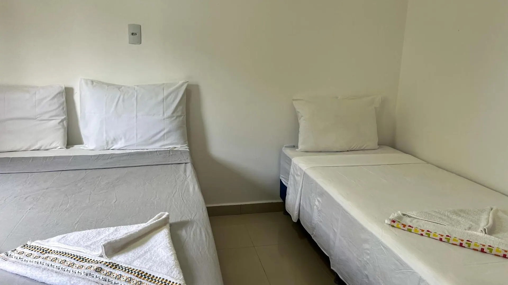 700M Da Praia; 2 Suites; Wifi 300 Mbs; Piscina; Churrasqueira; Estacionamento Gratuito 1 Carro Πόρτο Σεγκούρο Βραζιλία